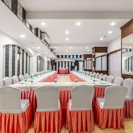 Hotel Nice Palace Delhi Zewnętrze zdjęcie