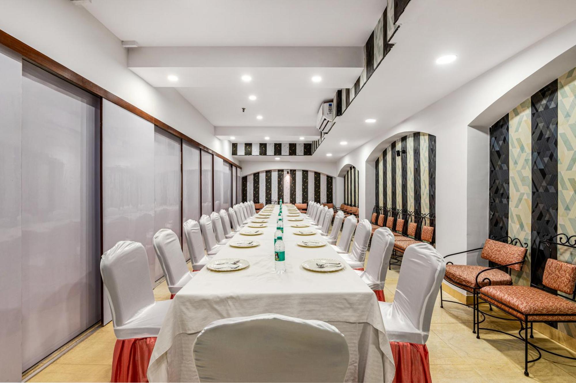 Hotel Nice Palace Delhi Zewnętrze zdjęcie