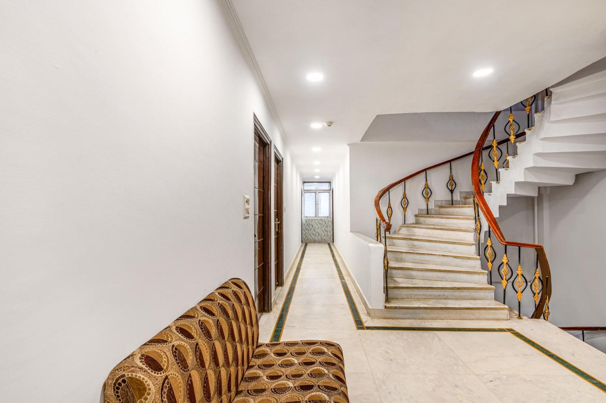 Hotel Nice Palace Delhi Zewnętrze zdjęcie