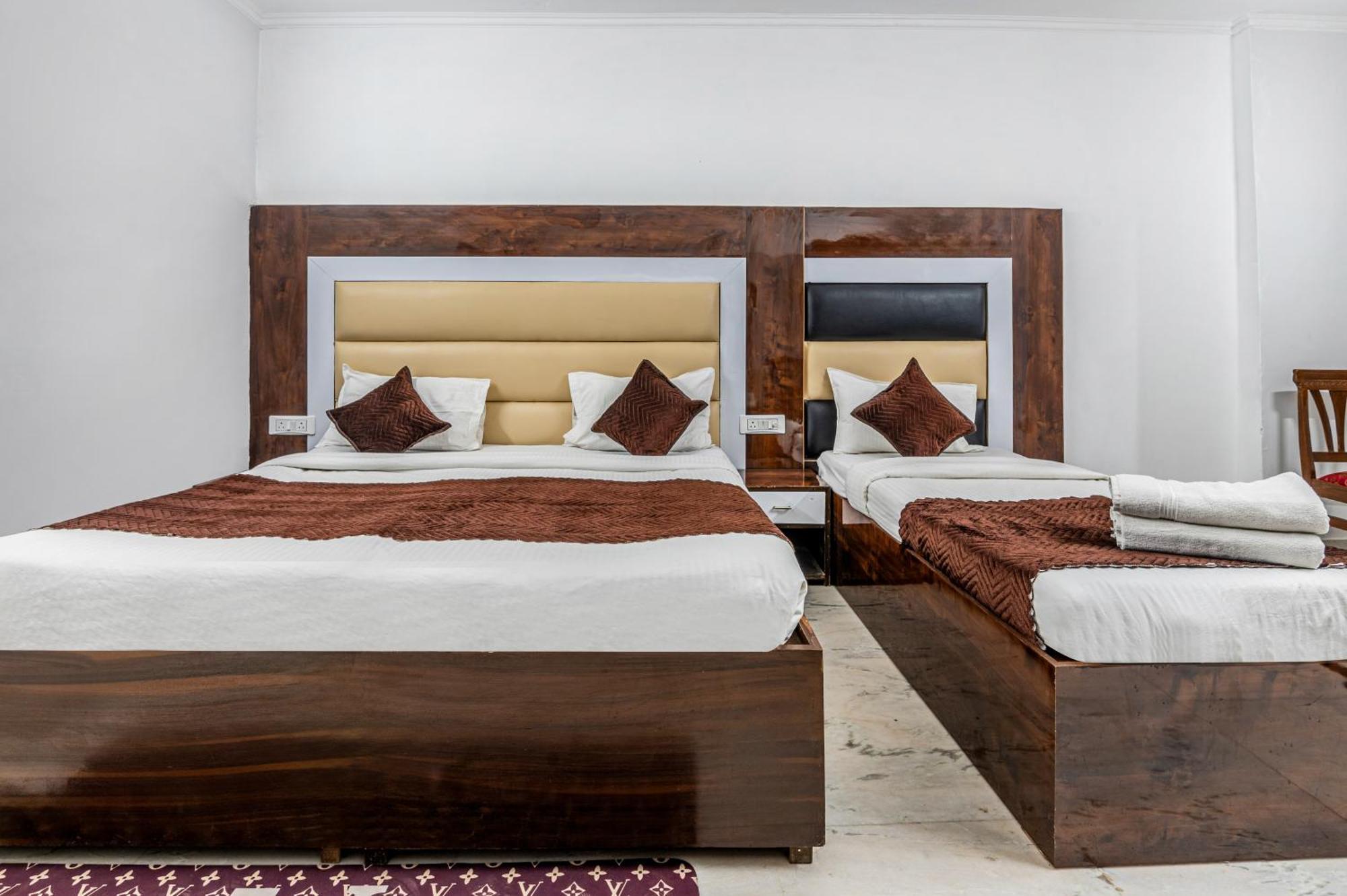 Hotel Nice Palace Delhi Zewnętrze zdjęcie