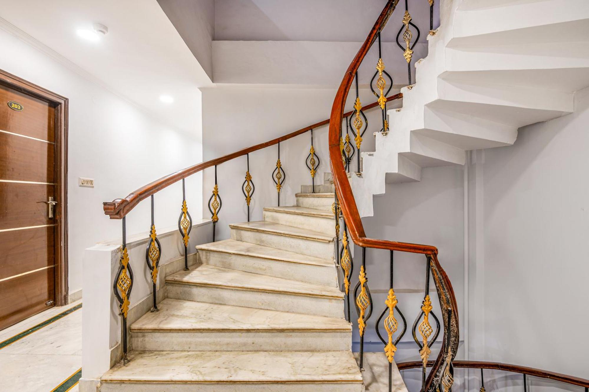 Hotel Nice Palace Delhi Zewnętrze zdjęcie